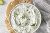 5-Minute Tzatziki Dip Recipe: Creamy Greek Yogurt Sauce