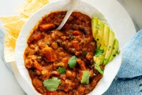 Hearty Homemade Vegetarian Chili Recipe for Flavorful Comfort