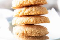 Crunchy Vegan Coconut Cookies with 4 Simple Ingredients