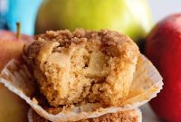 Apple Pie Muffins with Cinnamon Streusel Topping