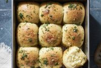 Garlic Sourdough Discard Rolls: Crispy, Flavorful Recipe