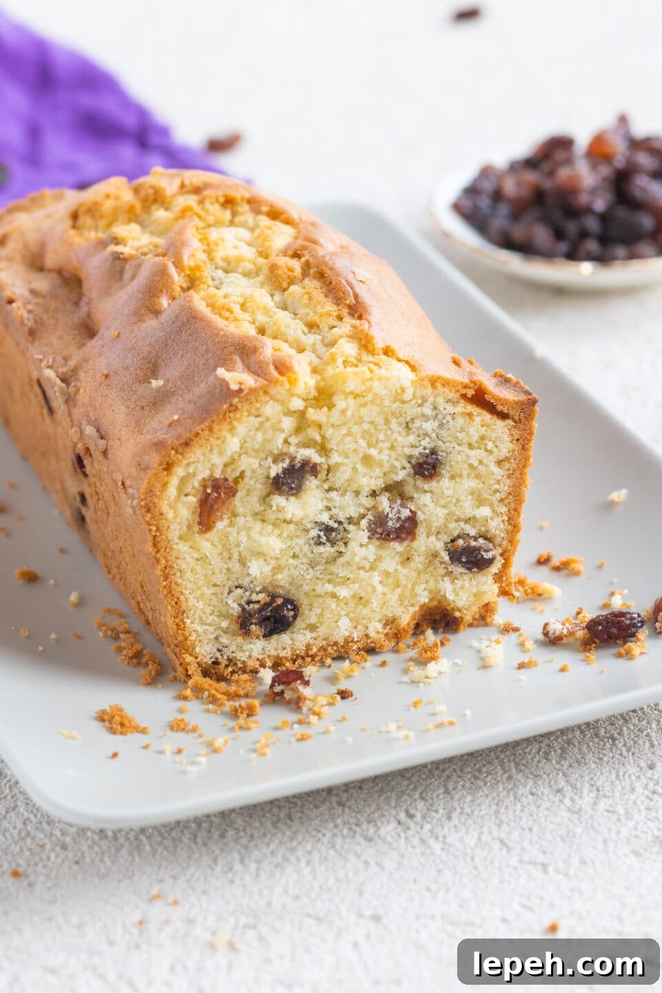 grandmas cake with raisins