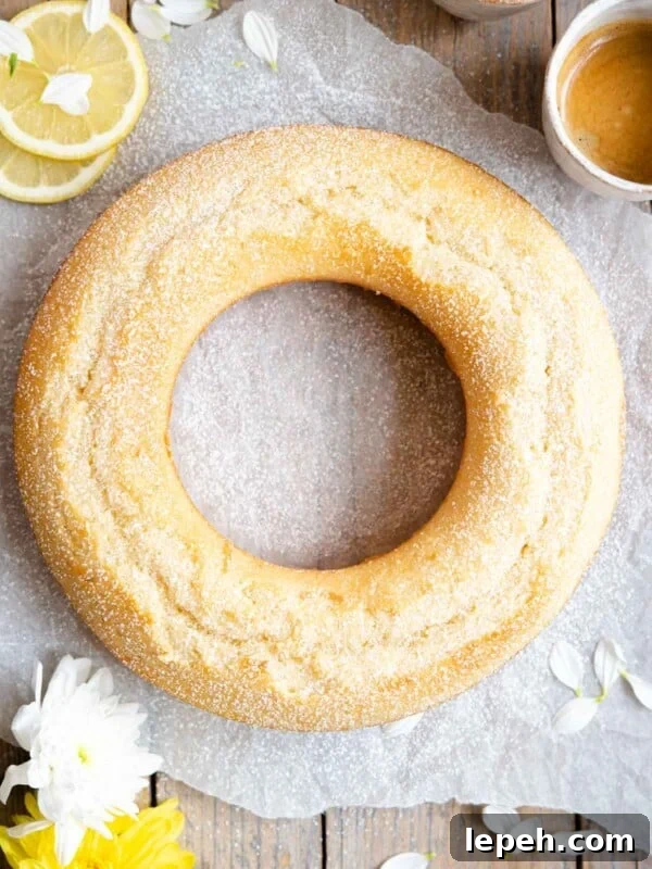 An overhead shot of an Italian bundt cake