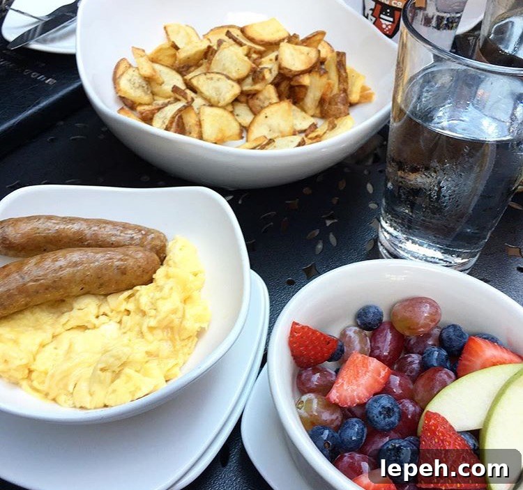 A Whole30 restaurant meal