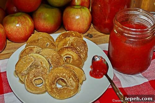 finished apple pancake rings