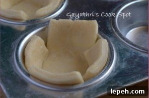 Lining muffin cups