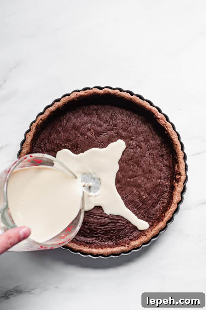 set panna cotta in tart
